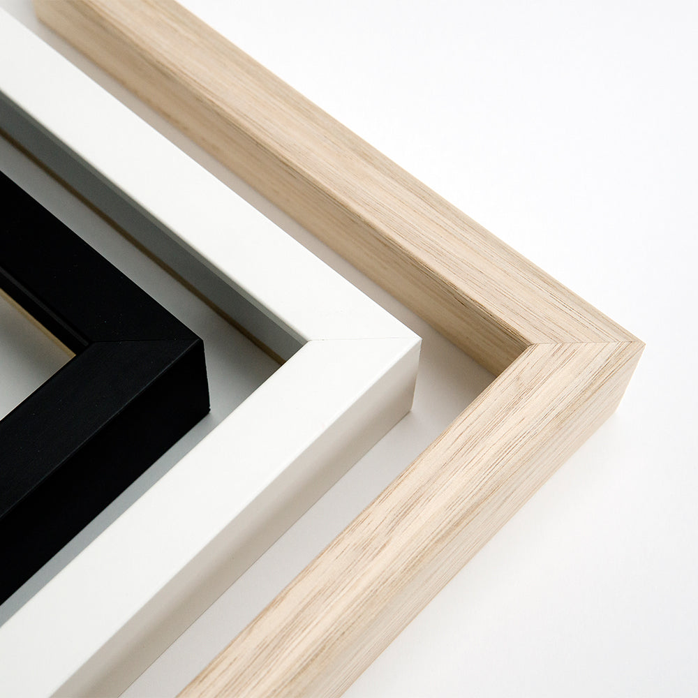 Picture Frames in oak, white or black.