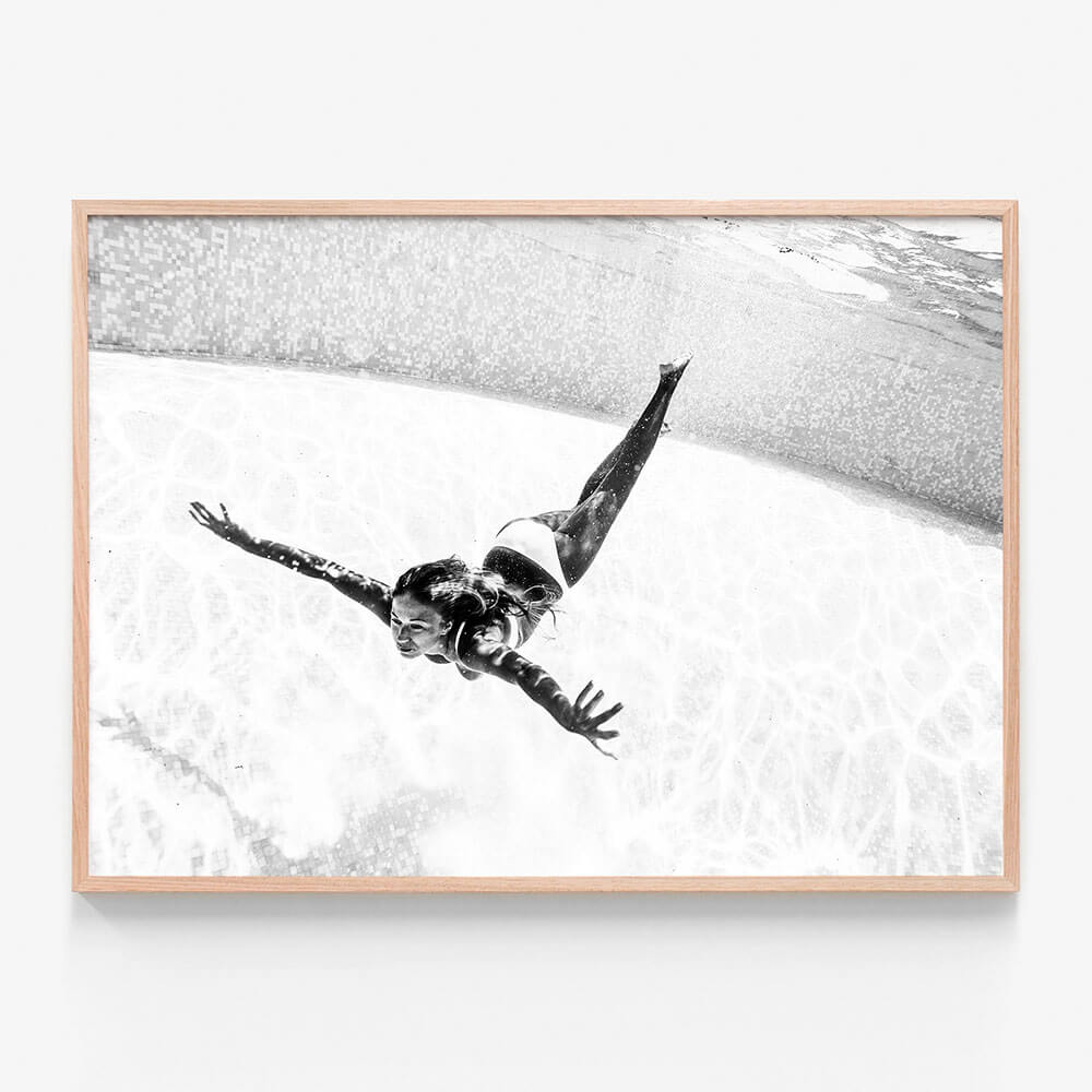 Dive B&W