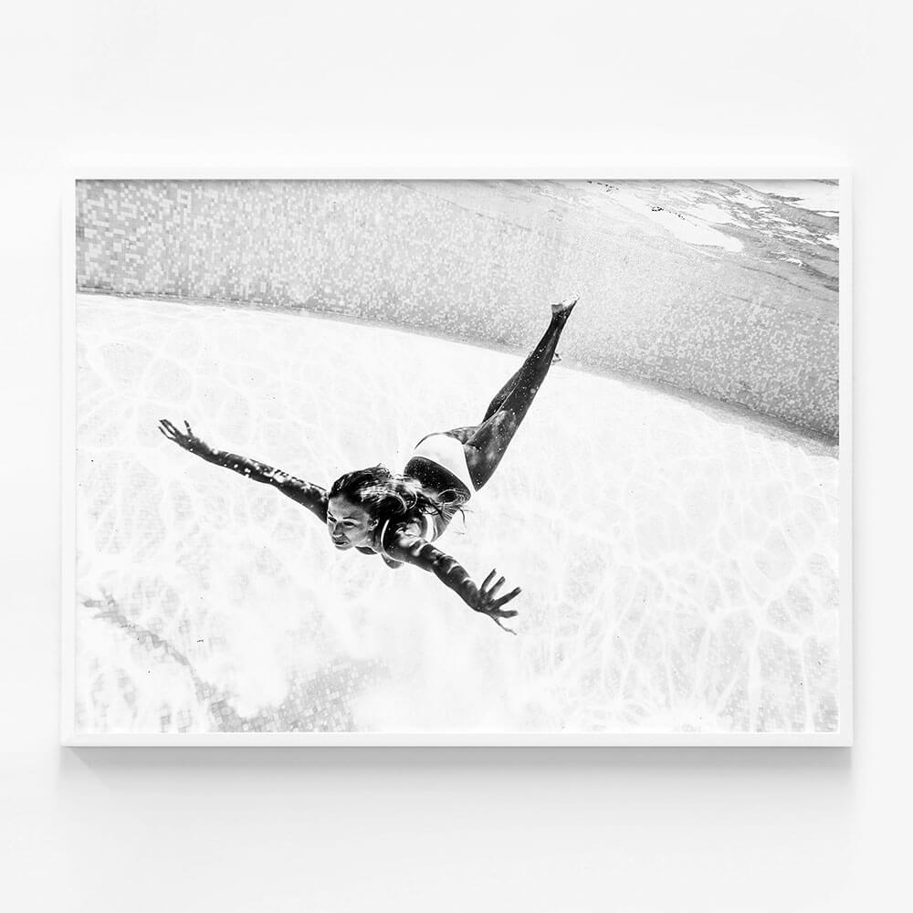 Dive B&W