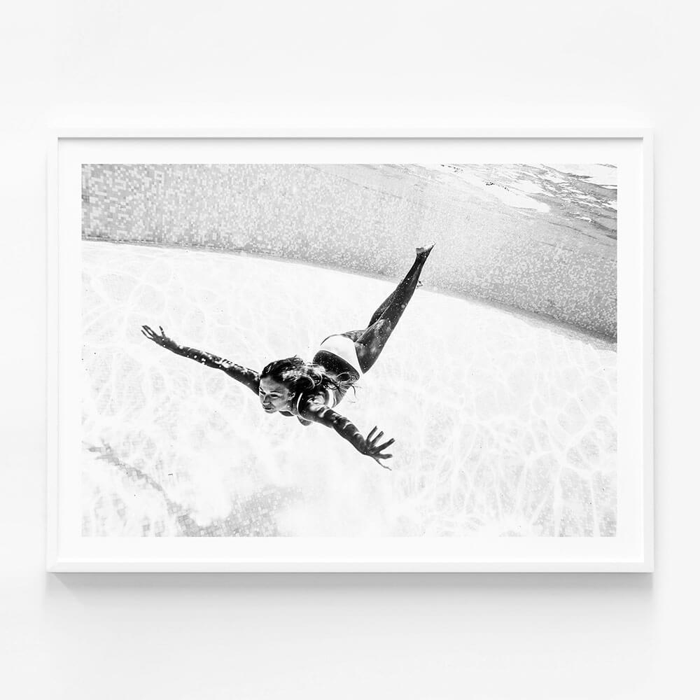 Dive B&W
