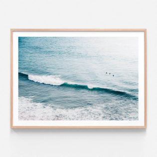 APP054-Three-Surfers-Oak-Framed-Print