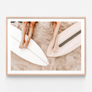 APP968-Sandy-Feet-Oak-Framed-Print