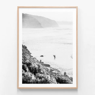FP744BW-Surfers-at-Bells-Oak-Framed-Print